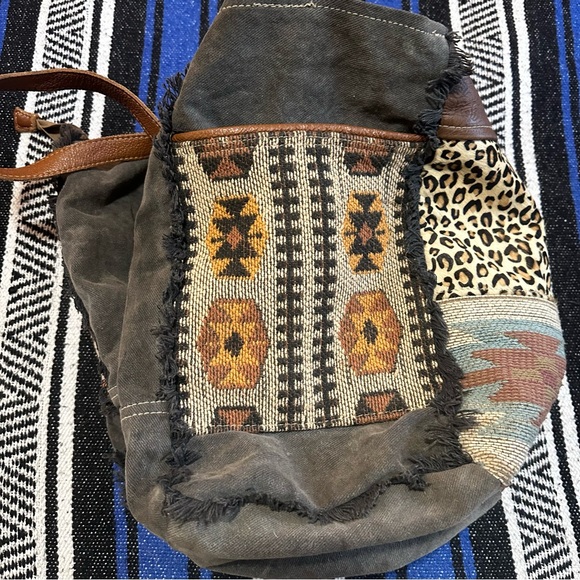 Myra weekender patchwork shoulder bag - Picture 6 of 12